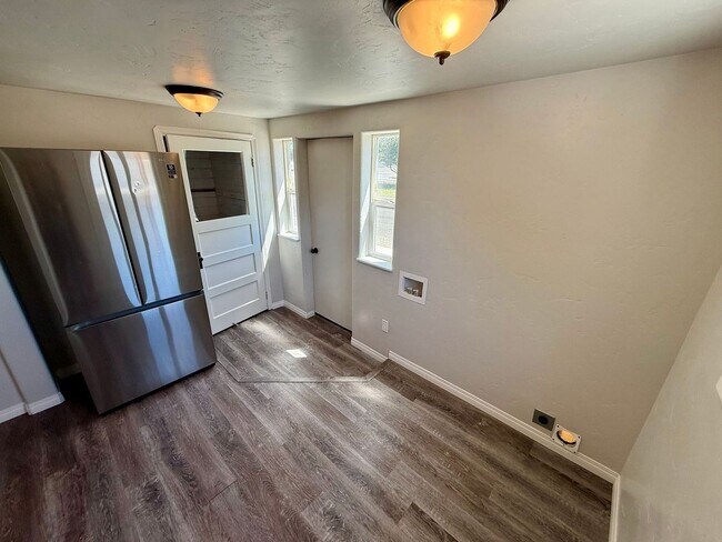 Building Photo - Charming 2-Bedroom Home with Patio, Storage & Plenty of Parking
