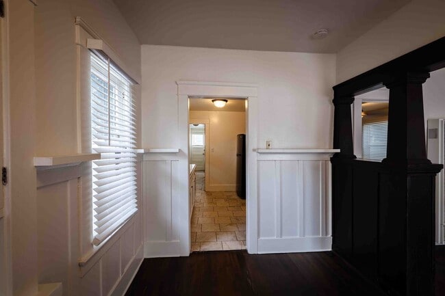 Building Photo - Georgia Street