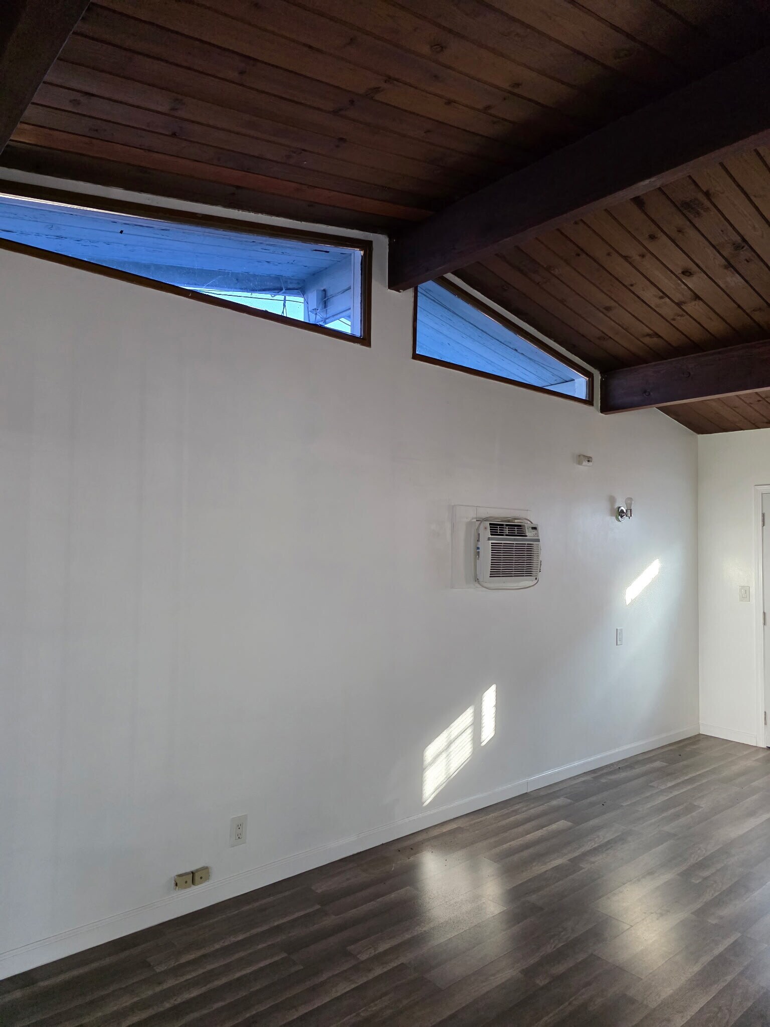 Building Photo - 3250 1/2 Walnut Grove Ave