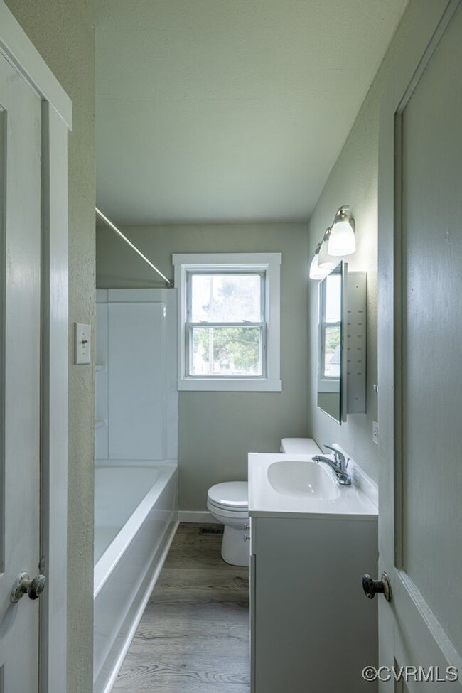 Building Photo - Newly Renovated 4-Bedroom Home in Town of Blackstone!