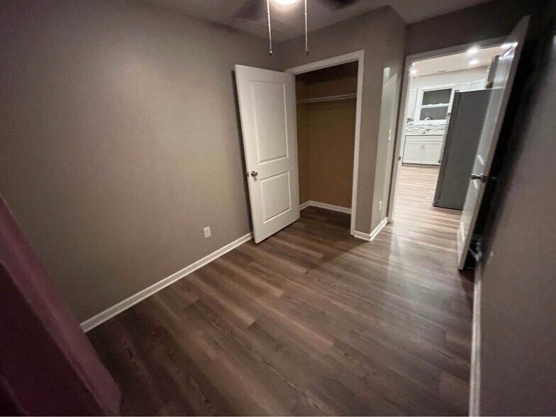 Building Photo - 1917 Hughes Ave