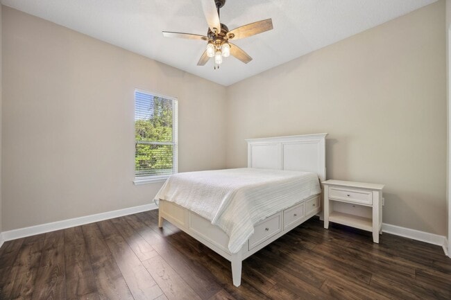 Building Photo - Luxury Living in Amelia National – Resort-...