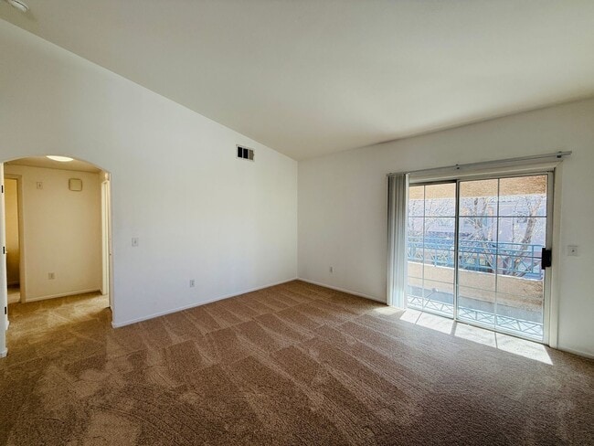 Building Photo - Recently Updated Condo-Available Soon!