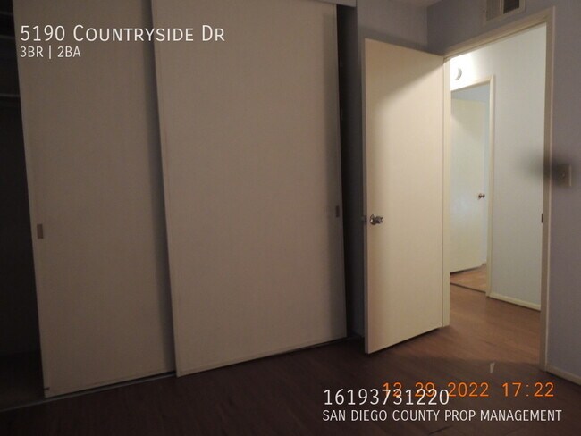 Building Photo - 5190 Countryside Dr