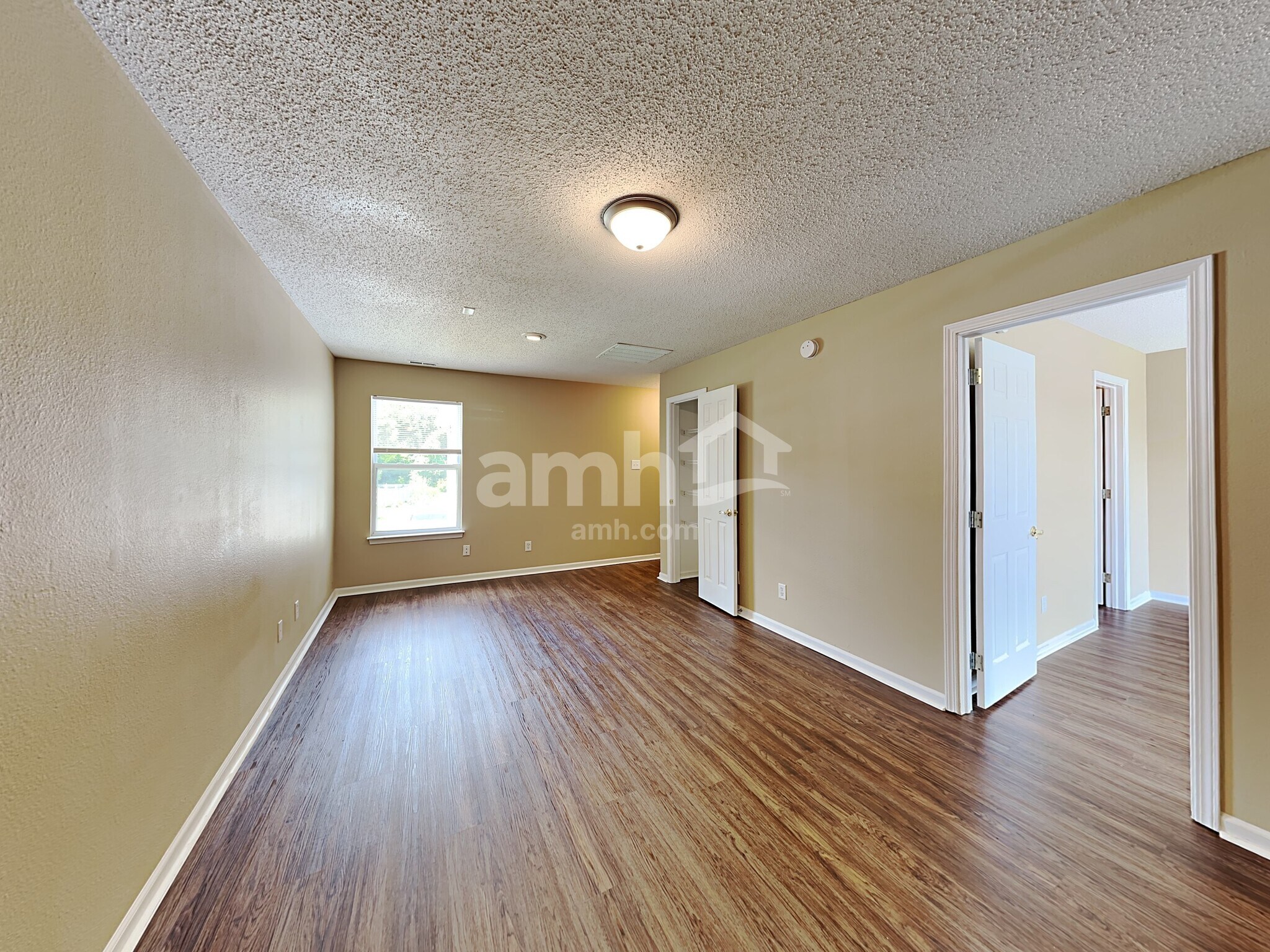 Building Photo - 5973 Redcliff North Ln