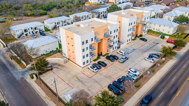 Building Photo - 502 Shiloh Dr