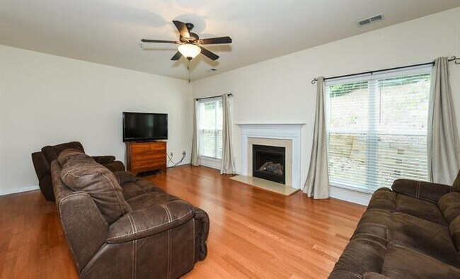 Building Photo - 981 Brownstone Ln SW