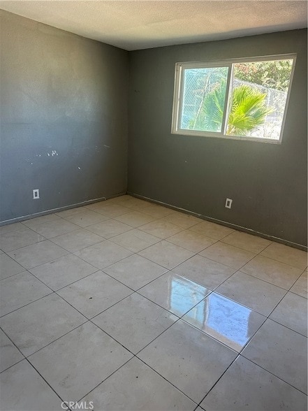 Building Photo - 1121 N Anaheim Blvd