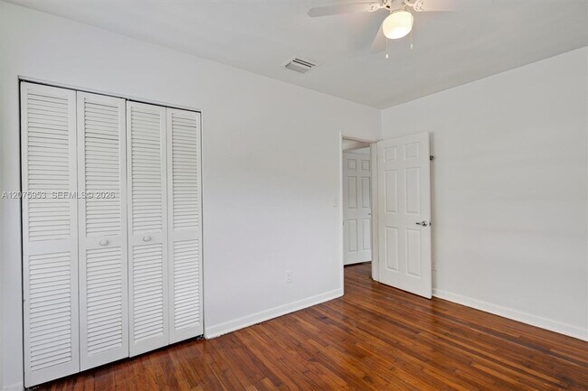 Building Photo - 6629 SW 65th St