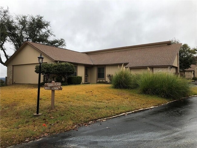 Building Photo - 1 Oaks Pl