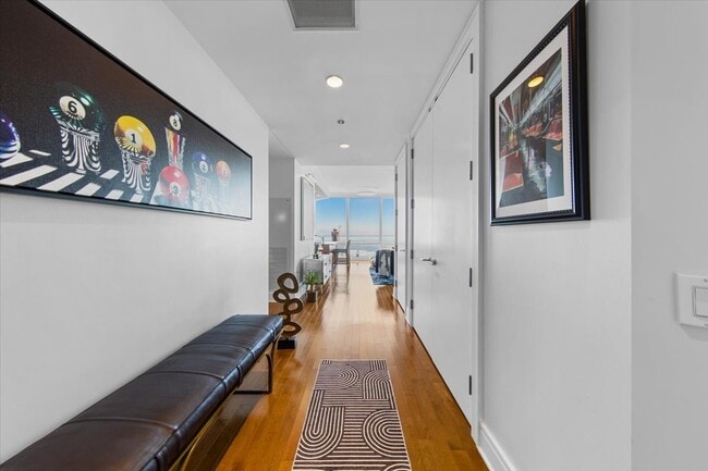 Building Photo - 401 N Wabash Ave