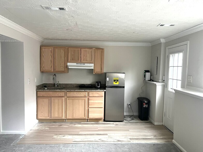 Building Photo - 5570 Hecate Ct