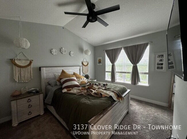 Building Photo - 3137 Clover Ridge Dr