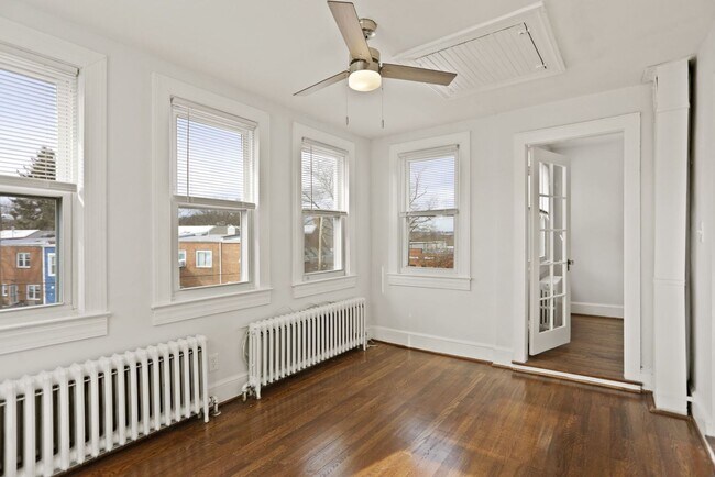 Building Photo - Stunning 3BR/2.5BA Home in Brookland – Available Now!