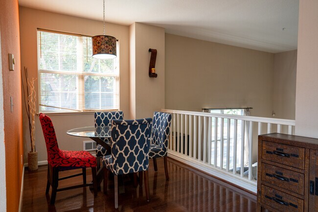 Building Photo - 1327 Auzerais Ave