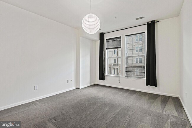 Building Photo - 24701 Byrne Meadow Square