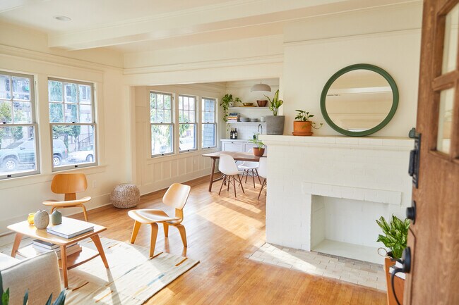 Primary Photo - 149 S Vendome St