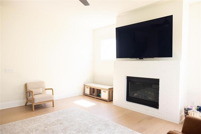 Building Photo - 5014 Baywood Ln