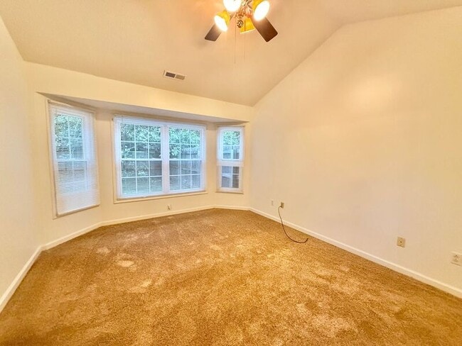 Building Photo - 1348 Beacon Village Dr