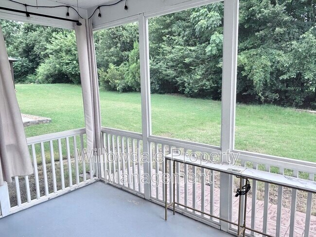 Building Photo - 1020 Garrow Dr