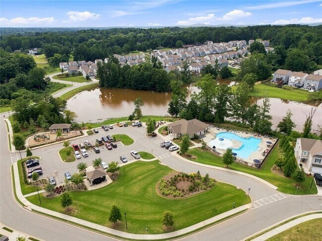 Building Photo - 6000 Screech Owl Dr