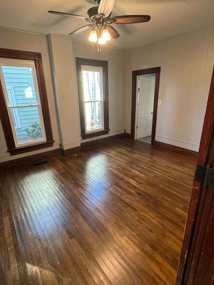 Building Photo - 411 Central Ave