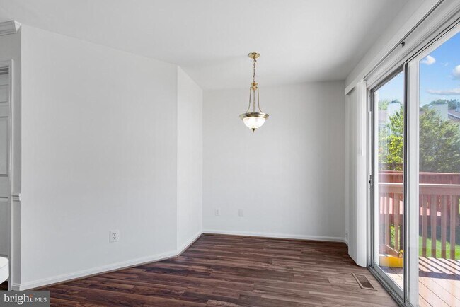 Building Photo - 18506 Carriage Walk Cir