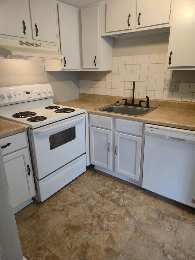 Building Photo - 3708-3714 Stefano Street