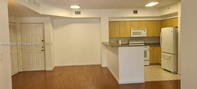Building Photo - 8020 N Nob Hill Rd