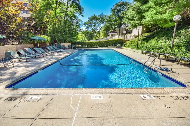 Building Photo - 25 Rockledge Ave