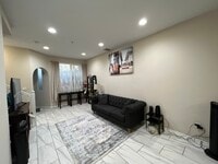 Building Photo - 1500 Pine Ave