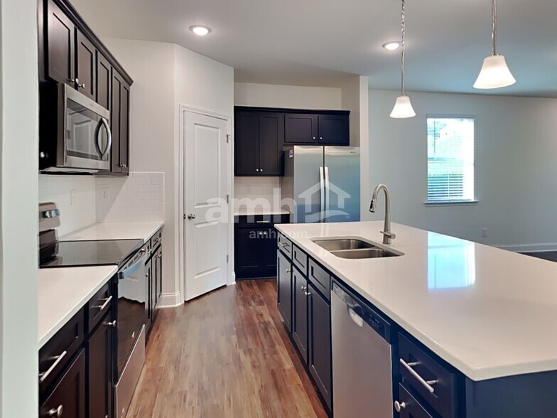 Building Photo - 709 Alcovy Ml Pk