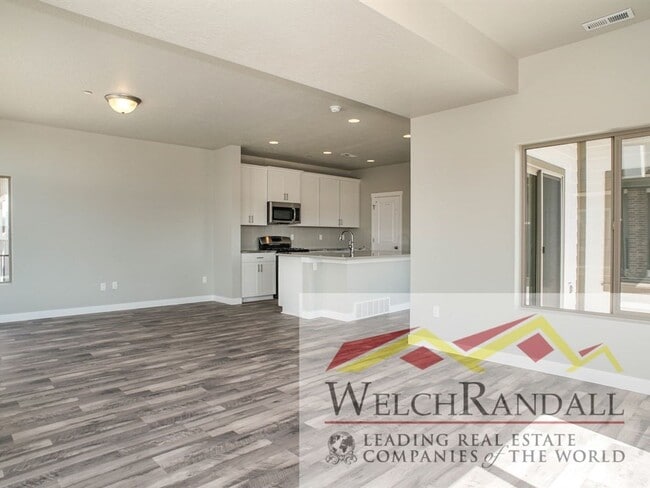 Building Photo - 3 bed 2.5 Bath Single-Family Home in Farmi...