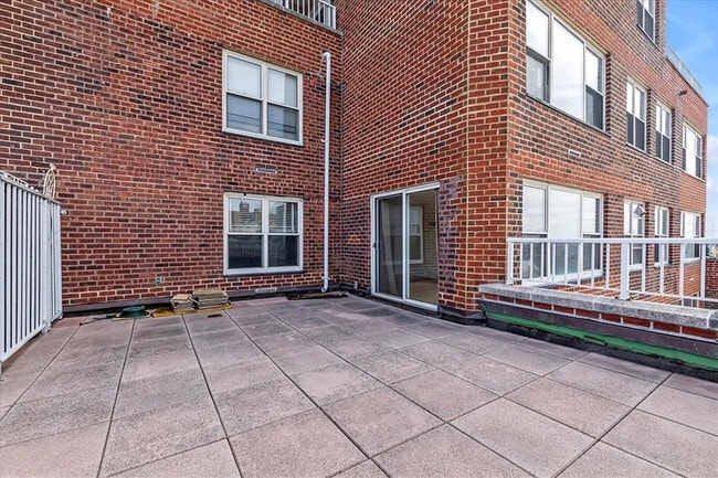 Building Photo - 10740 Queens Blvd