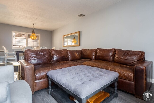 Building Photo - 12119 Rochester Ave