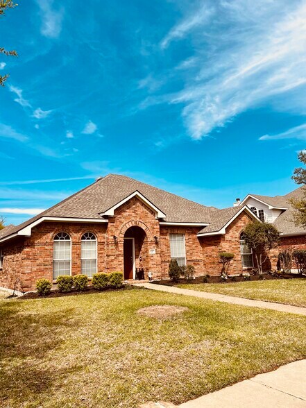 Building Photo - 3417 San Patricio Dr