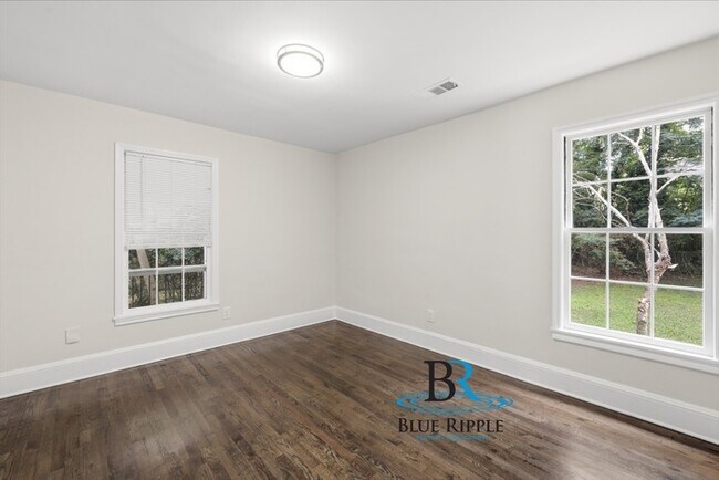 Building Photo - Renovated 2/1 Williams Park Smyrna across from Market Village! Fenced Yard and Pet Friendly