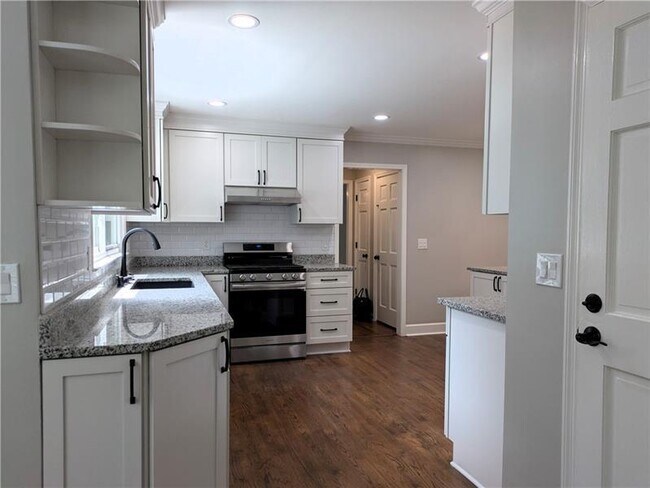 Building Photo - 220 Indian Hills Ct