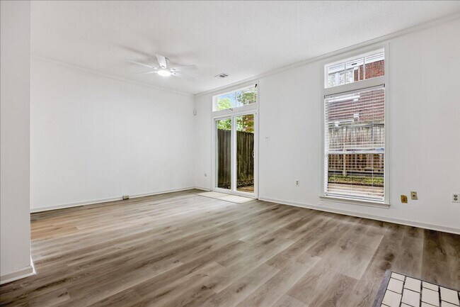 Building Photo - 1694 Belvedere Ct