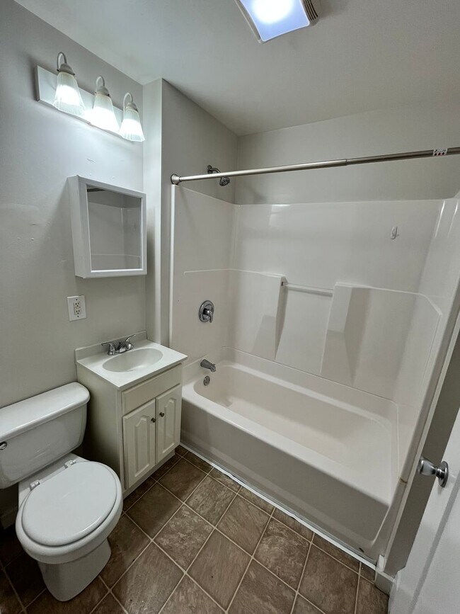 Building Photo - 128-130 Mildred Ave.