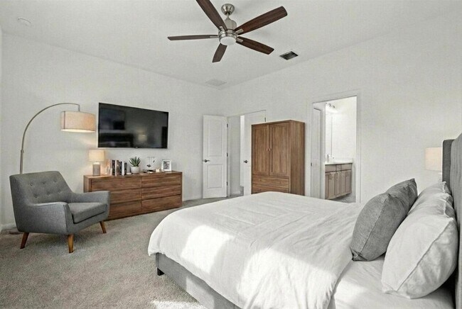 Building Photo - 4616 Longwood Lk Sq