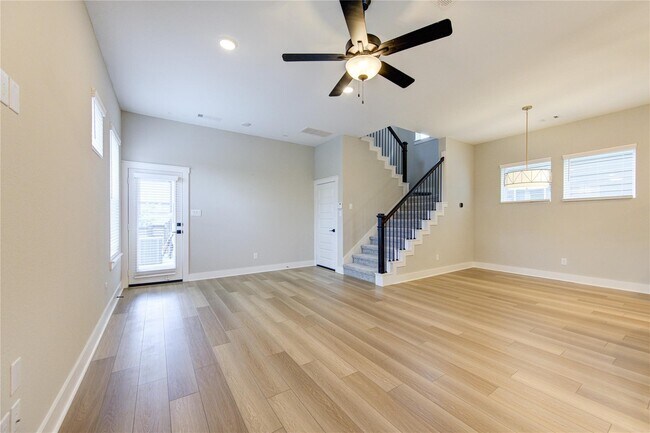 Building Photo - 18515 Parkland Row Dr