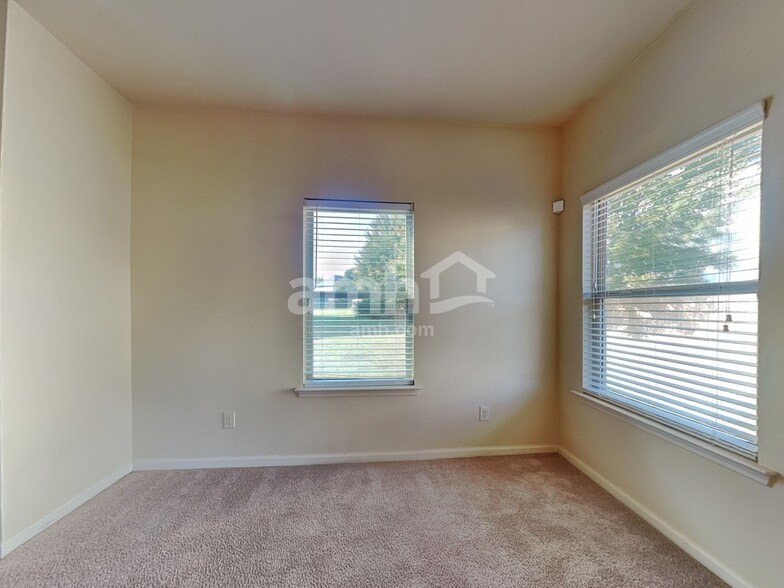 Building Photo - 1302 Lock Heath Trail SE