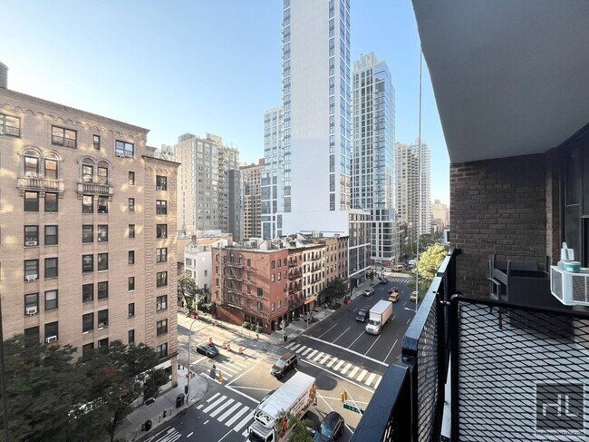 Building Photo - EAST 35 STREET