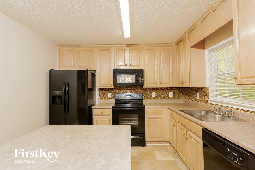 Building Photo - 3975 Leinbach Dr