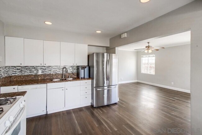 Building Photo - 6327 Newsome Dr