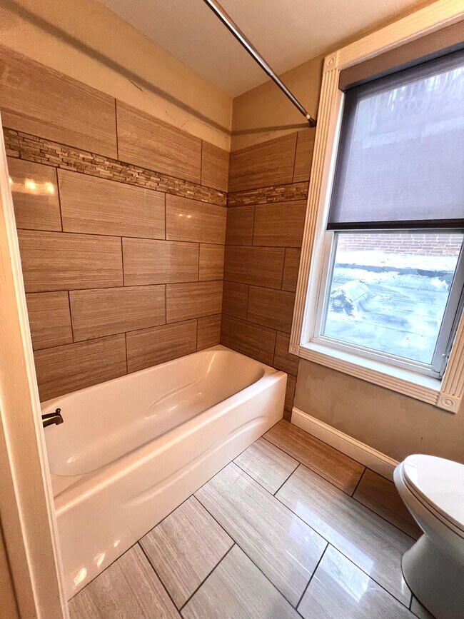 2nd floor master bdrm-bath - 1926 Fleet St