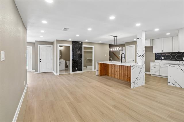 Building Photo - 10711 Cromwell Dr