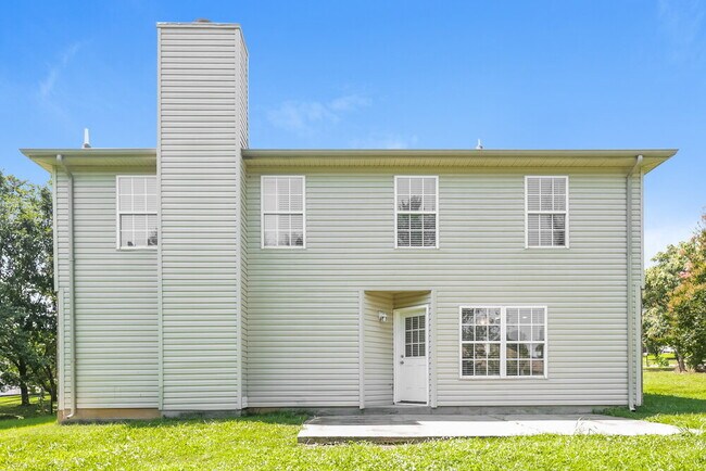 Building Photo - 200 Lake Forest Dr