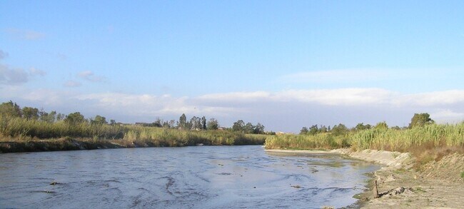 Building Photo - Upgraded Brand new 5 bed home in RiverBend community with spectacular view, Eastvale schools